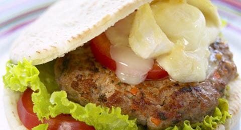 recipe image Hambúrguer de porco com chèvre em pão pita
