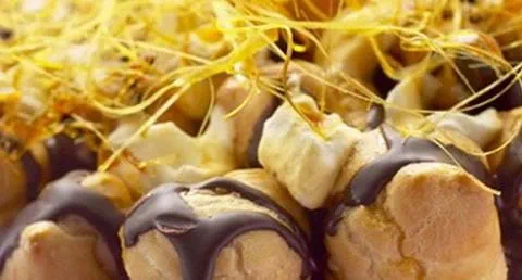 recipe image Bolo de profiteroles com recheio de castanhas