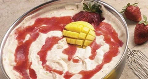 recipe image Mousse de Manga com Molho de Morangos