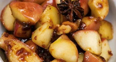 recipe image Potes de maçã com especiarias