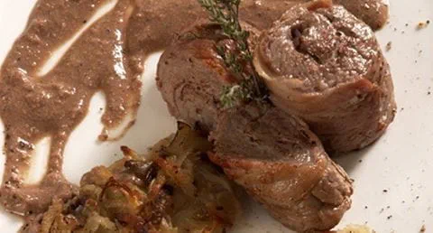 recipe image Nacos de novilho com molho de S. Valentim e rosti de batata e cogumelos