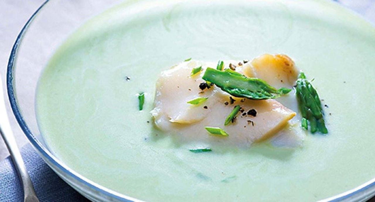 recipe image Sopa cremosa de bacalhau com courgette e espargos