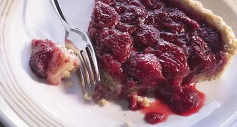 recipe image Tarte Quente de Queijo Brie “Puro” e Compota de Morangos