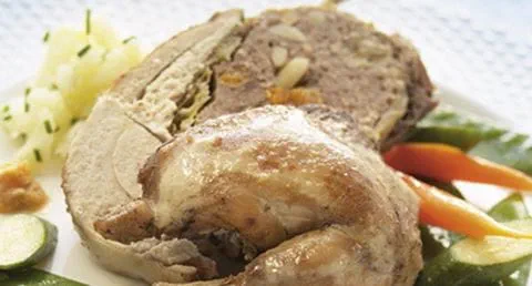 recipe image Perdiz estufada com recheio de frutos secos