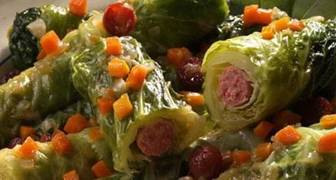 recipe image Salsichas Enroladas em Lombarda