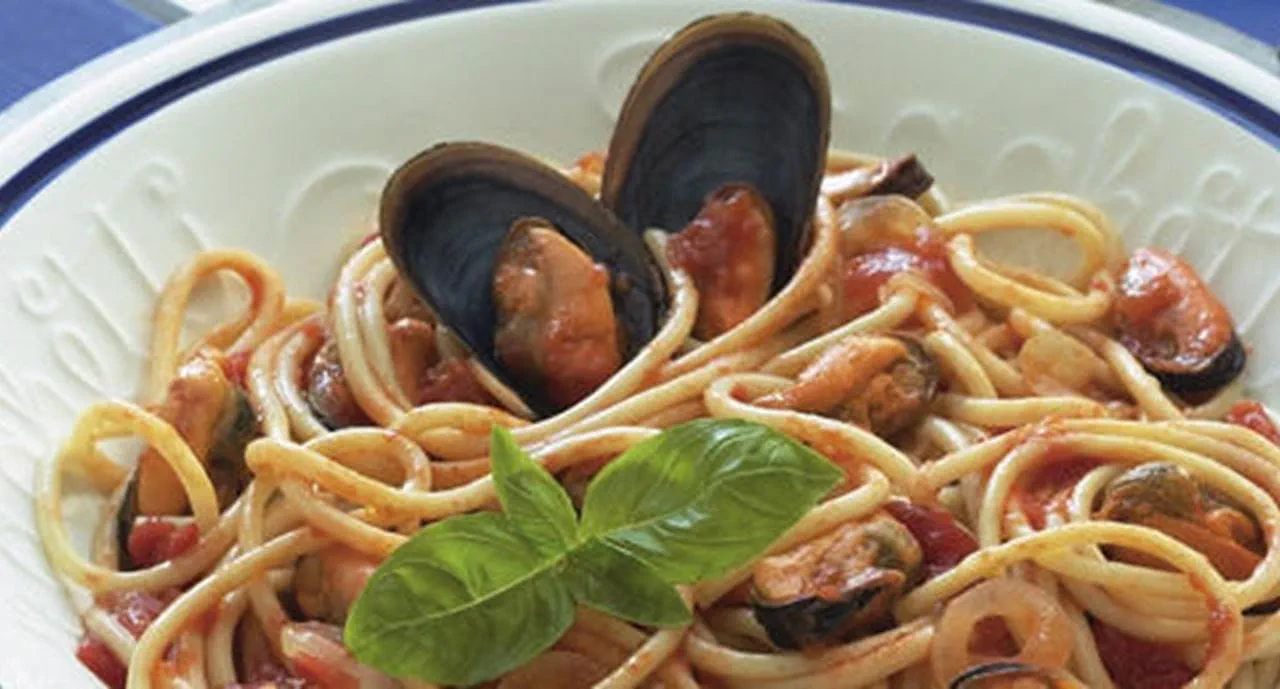 recipe image Mexilhões com Esparguete Furado