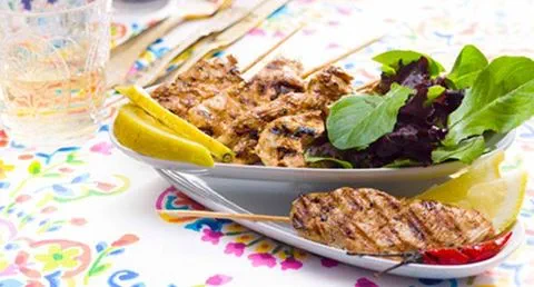 recipe image Espetadinhas picantes de frango em marinada de coco