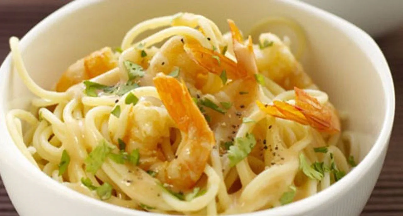 recipe image Esparguete com molho de camarão e queijo