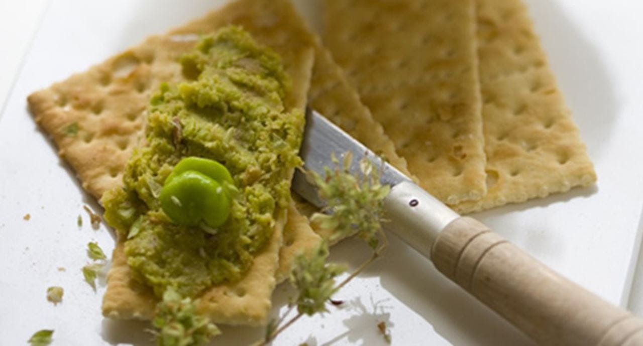 recipe image Esmagada de favas com alheira