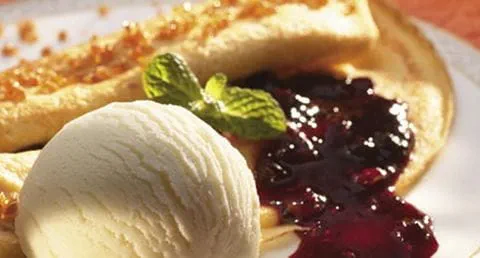 recipe image Gelado de Gengibre com Crepes de Frutos Vermelhos