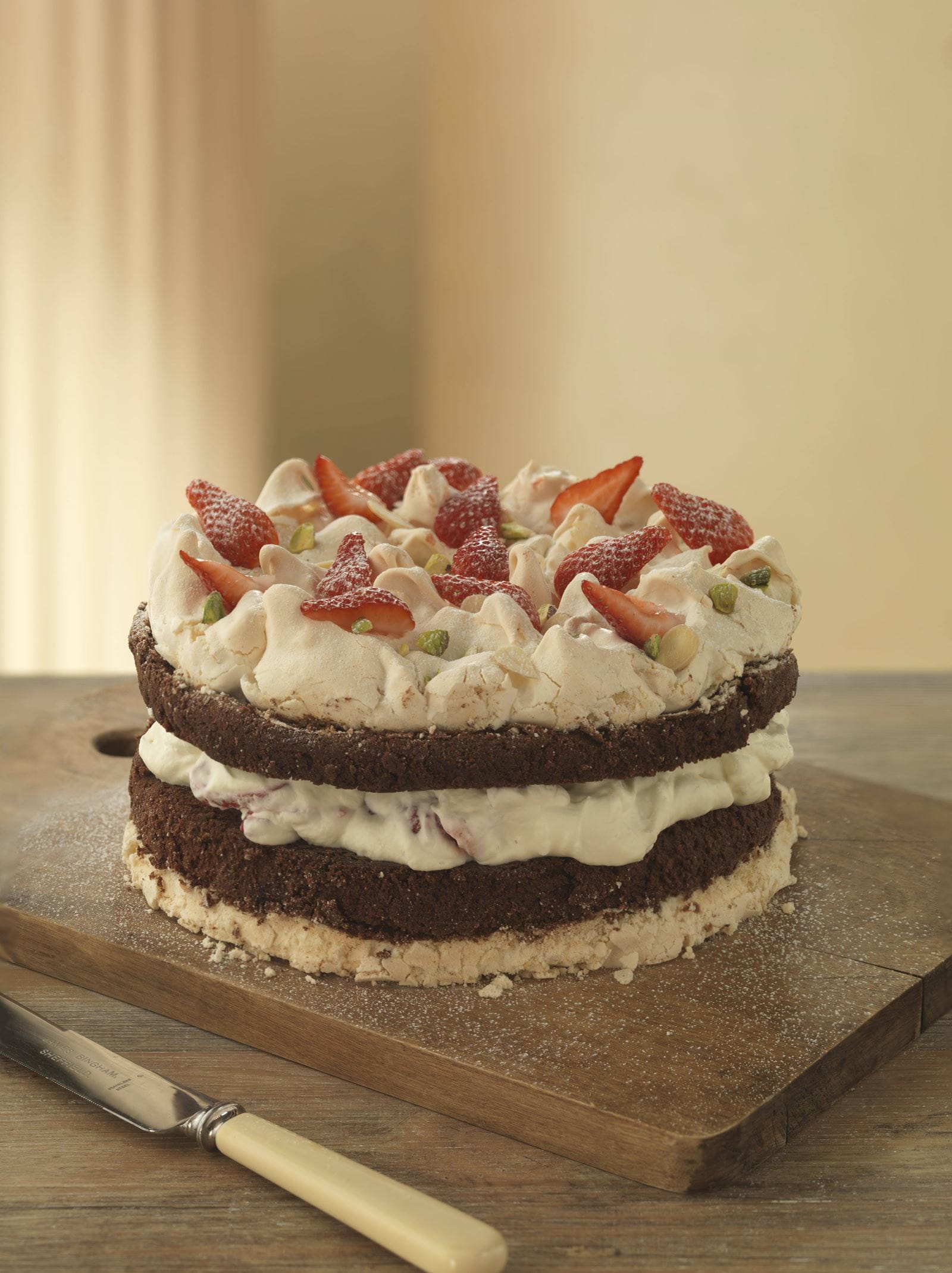 recipe image Bolo irresistível de merengue e chocolate