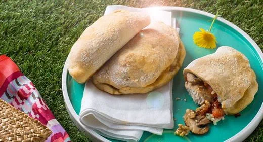 recipe image Calzonne de frango com roquefort