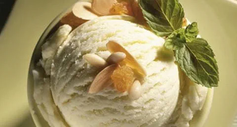 recipe image Gelado de Baunilha com Frutos Secos