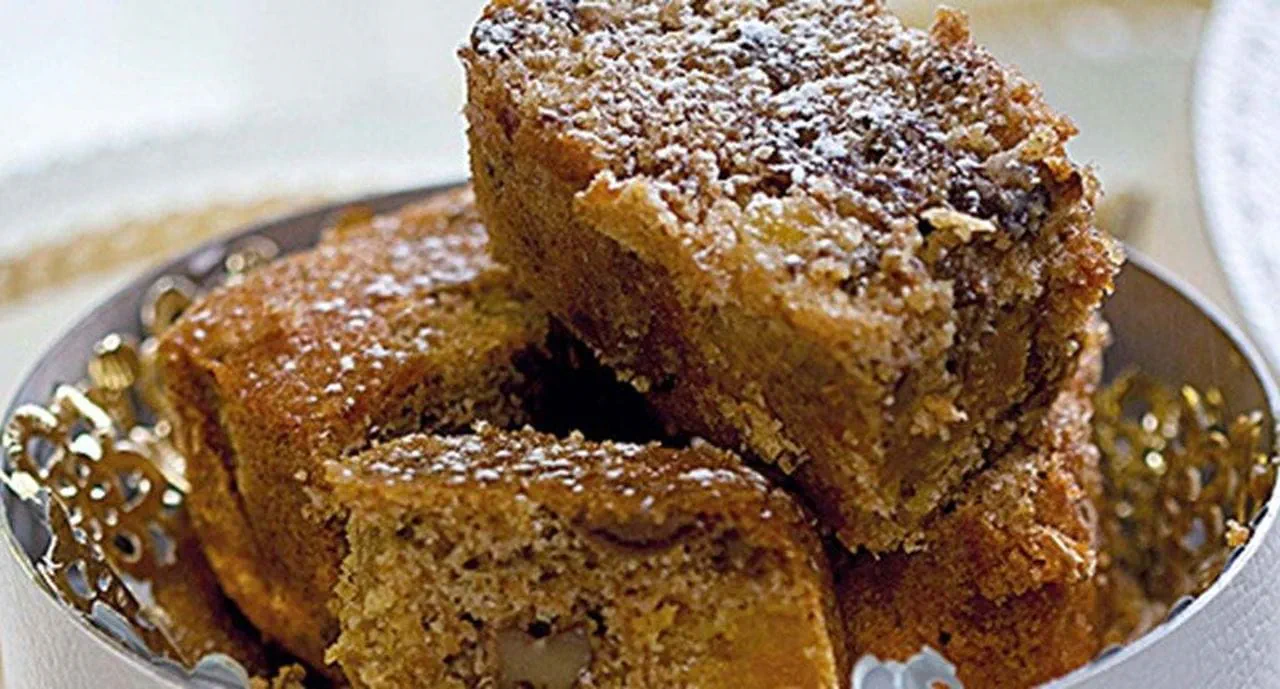 recipe image Bolo de frutos secos com chá e especiarias