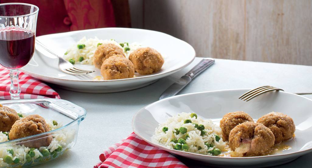 recipe image Almôndegas Recheadas e Arroz Seco de Ervilhas no  Forno