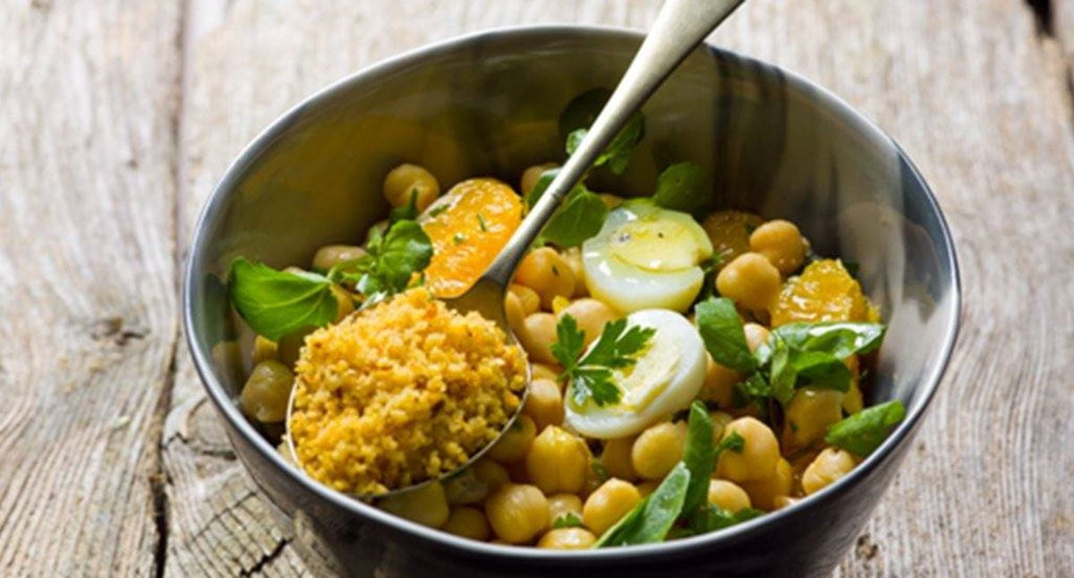 recipe image Salada de grão com laranja e hortelã