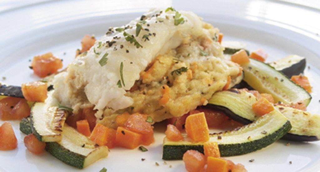 recipe image Lombo de tamboril recheado com açorda de ovas sobre cama de legumes