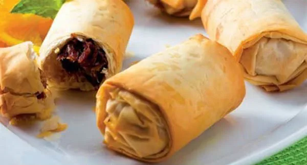 recipe image Pastéis de filo com recheio de amêndoa e tâmaras